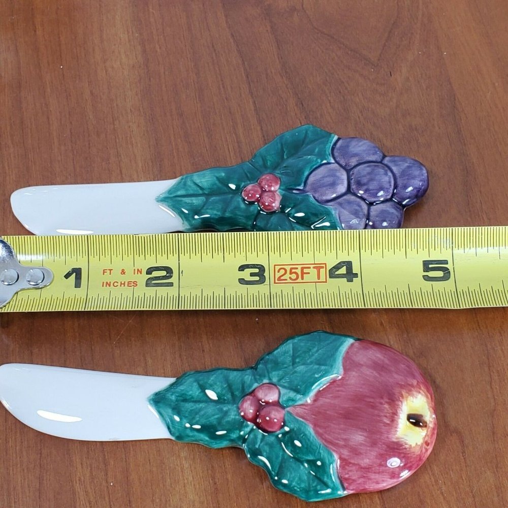 2) Fitz and Floyd Della Robbia Canape Knives 5" sculpted handle holly fruit - Picture 7 of 7